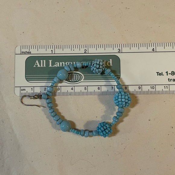 Vintage beaded teal multi-strand bracelet and hoop earrings - Picture 5 of 6
